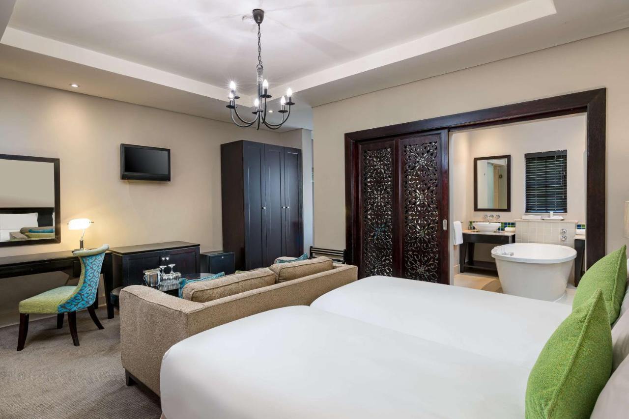 Mount Grace Hotel & Spa Magaliesburg Kültér fotó A room at the hotel