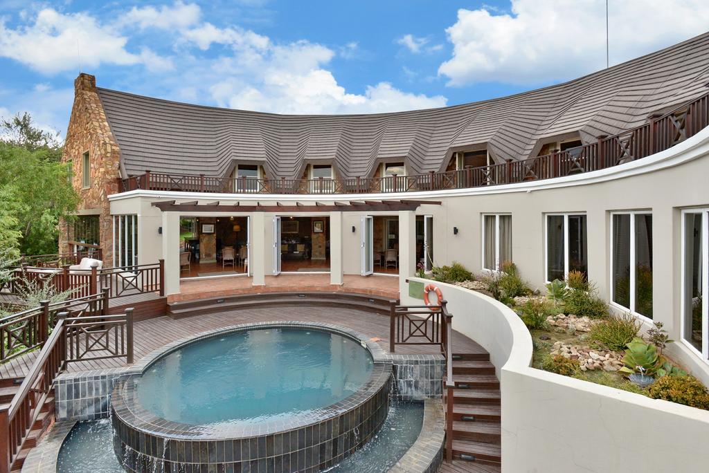 Mount Grace Hotel & Spa Magaliesburg Kültér fotó The home of the late singer Michael Jackson