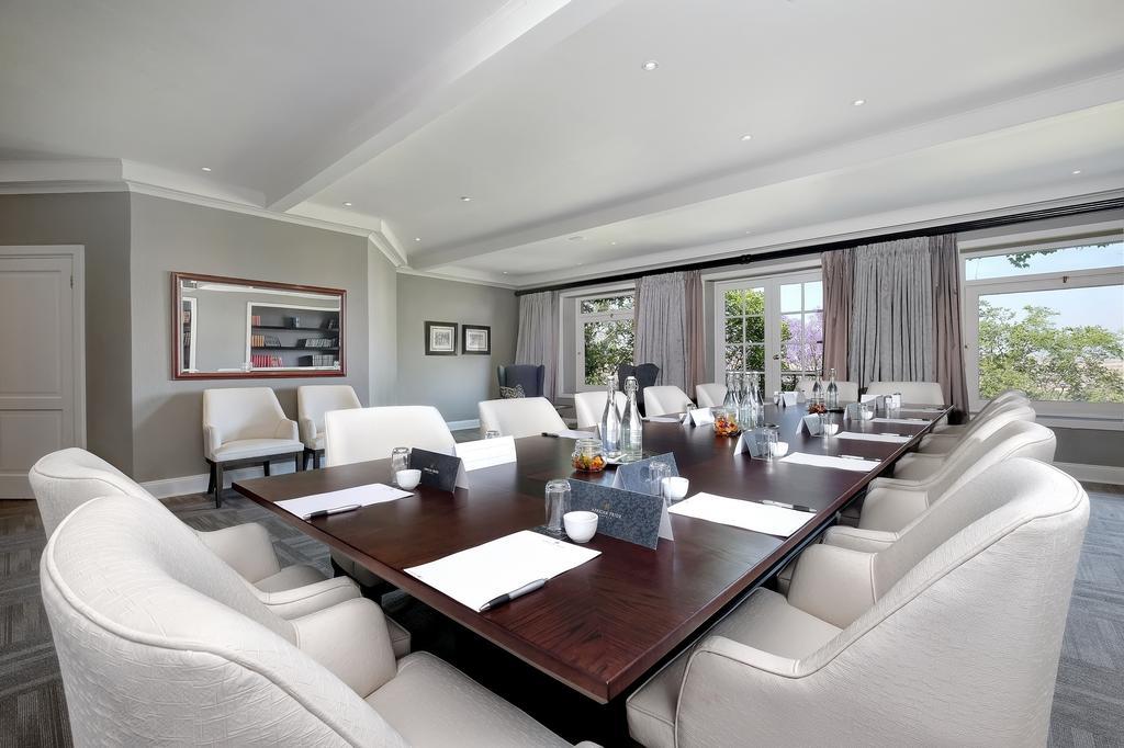 Mount Grace Hotel & Spa Magaliesburg Kültér fotó Boardroom at the Cape Town International Convention Centre